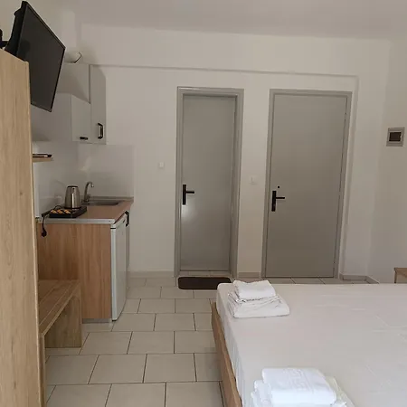 Milies Aparthotel 3*